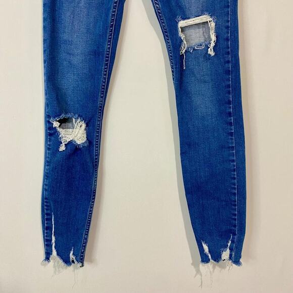 Free People Women's Distressed Ankle High Rise Jeans Medium Blue Wash 25R EUC - Picture 3 of 8